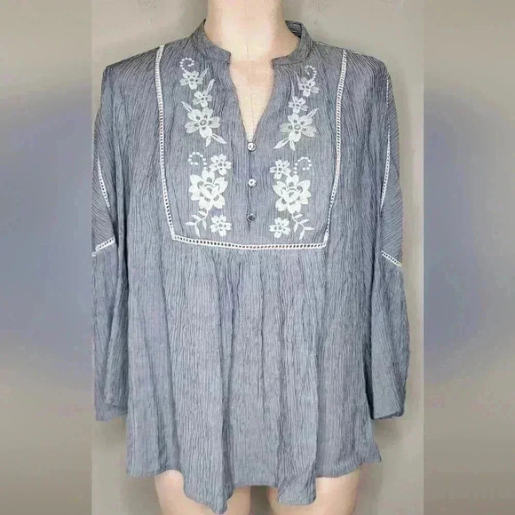 Tommy Hilfiger Women's Embroidered Crinkle Peasant Top -Gray Size Medium - Picture 1 of 9